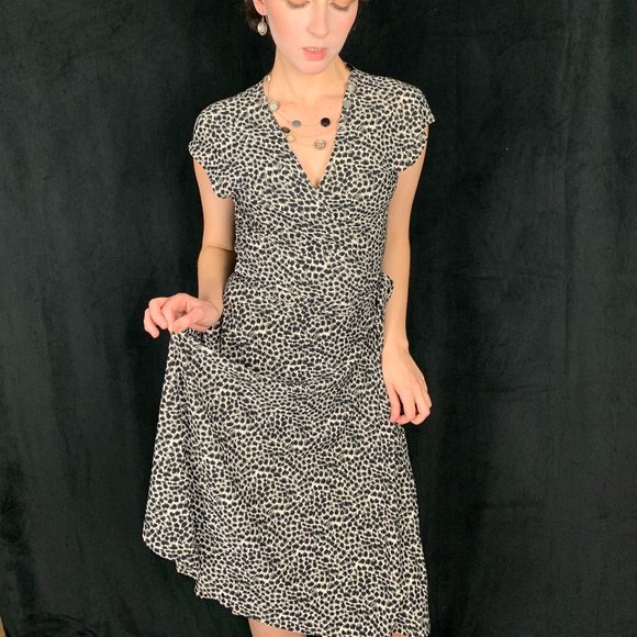 😘🍾🎈🎉 HOST PICK Norma Kamai Dress - Picture 3 of 9